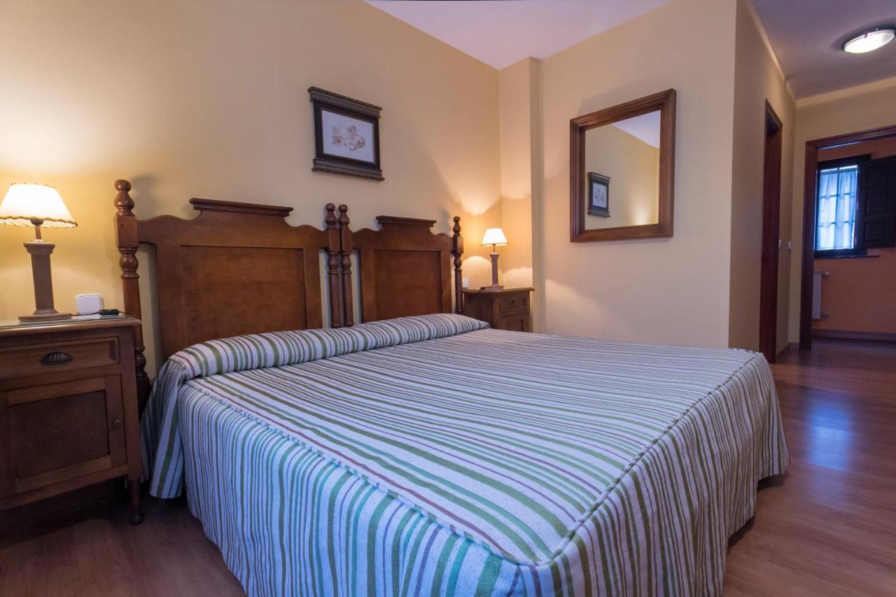 Posada De La Abadia - Adults Only ซันติยานาเดลมาร์ ภายนอก รูปภาพ