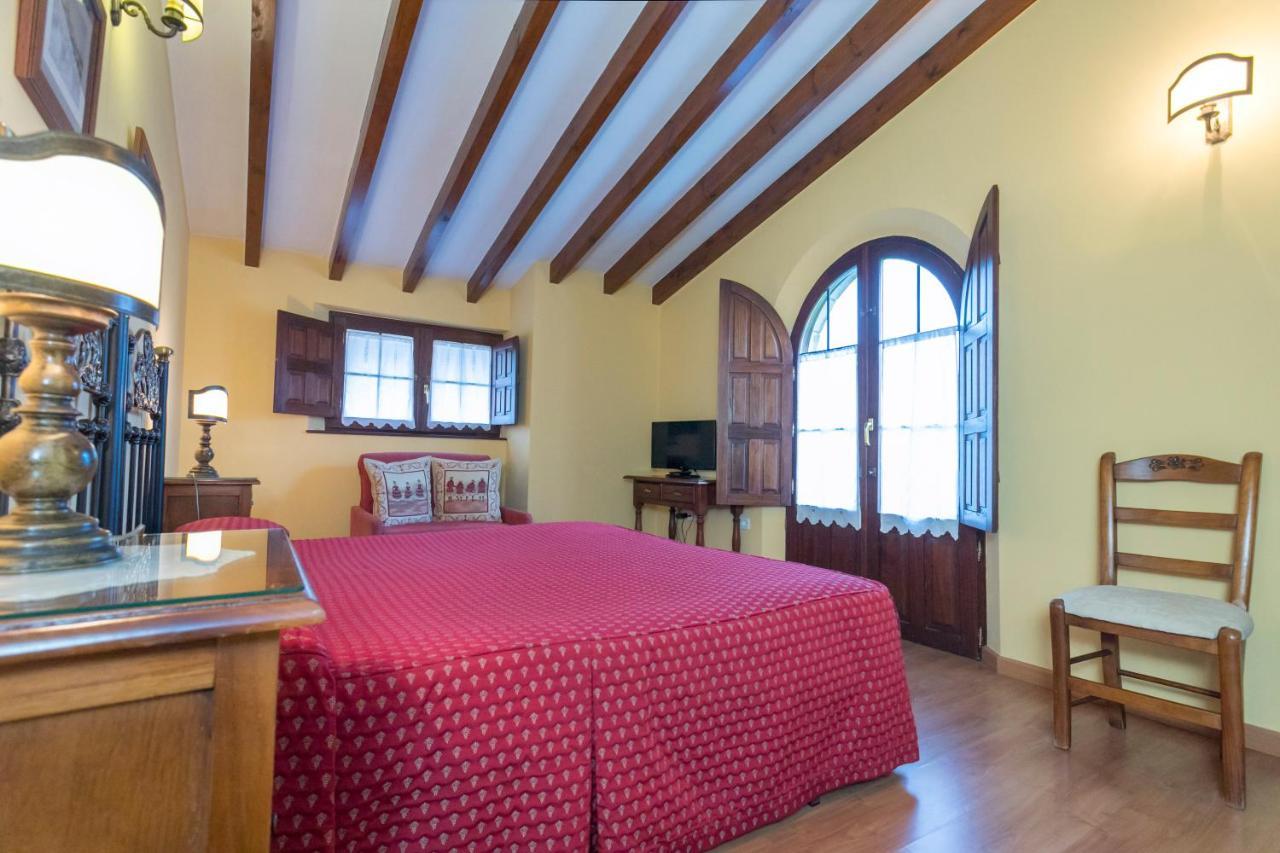 Posada De La Abadia - Adults Only ซันติยานาเดลมาร์ ภายนอก รูปภาพ