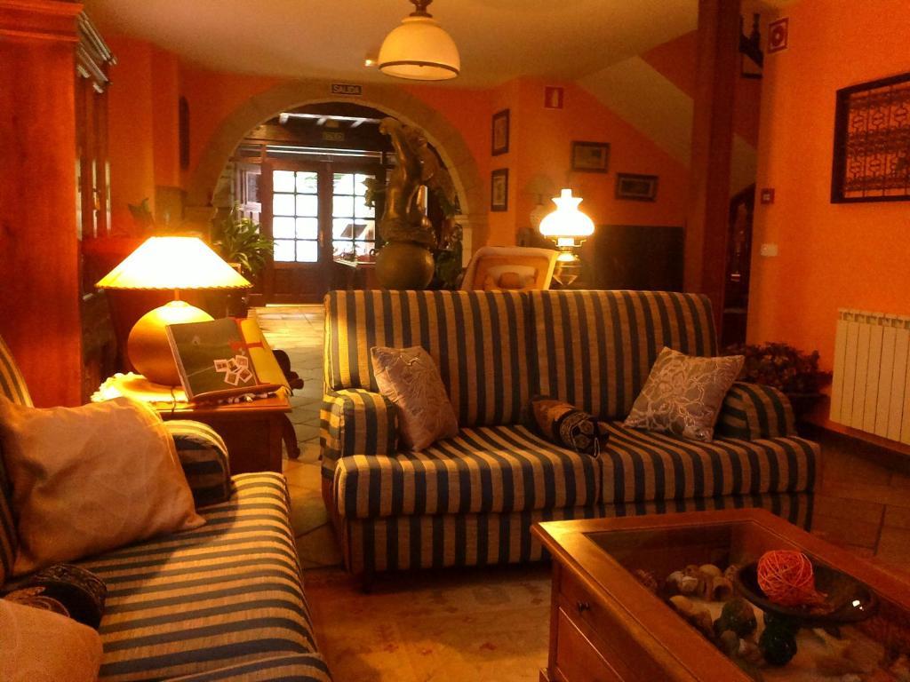 Posada De La Abadia - Adults Only ซันติยานาเดลมาร์ ภายนอก รูปภาพ