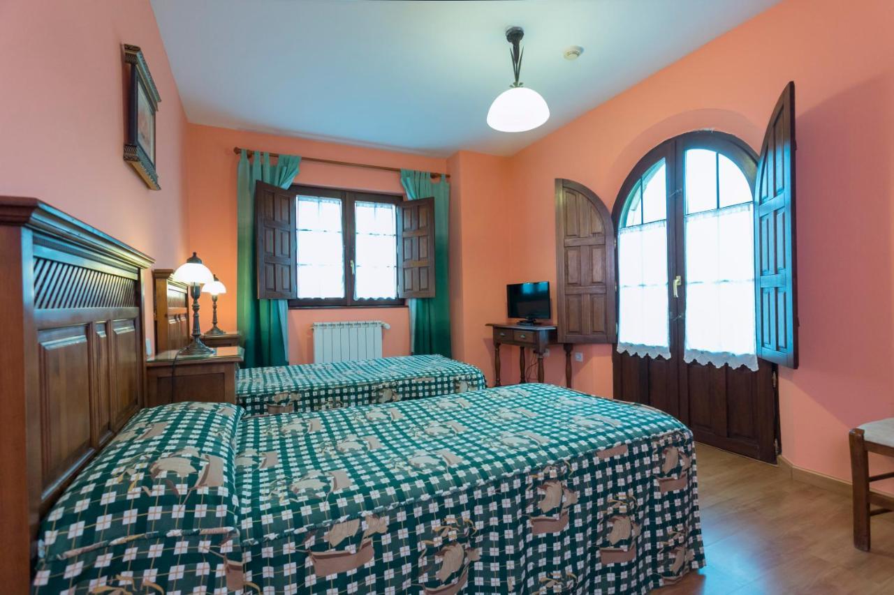 Posada De La Abadia - Adults Only ซันติยานาเดลมาร์ ภายนอก รูปภาพ