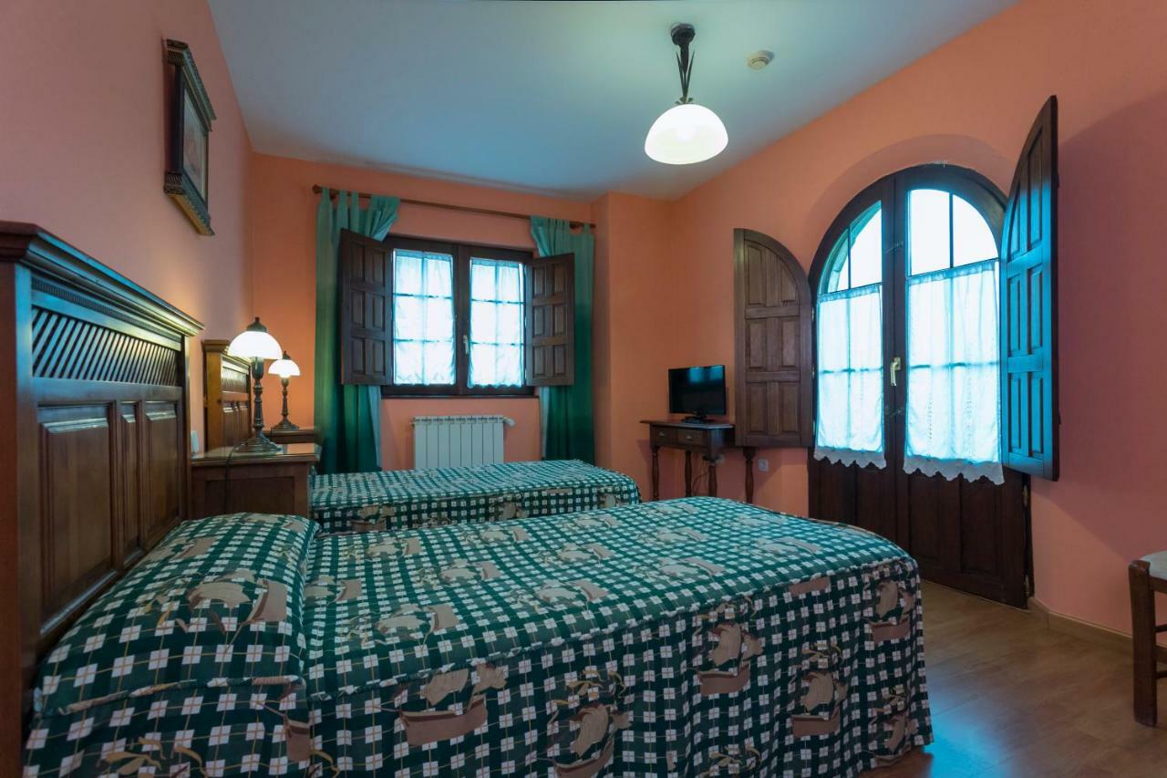 Posada De La Abadia - Adults Only ซันติยานาเดลมาร์ ภายนอก รูปภาพ